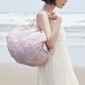 shupatto-recycled-bag-coral-reefs-bag-with-model